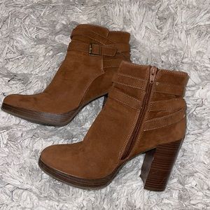 Brown Heeled Boots 🤎